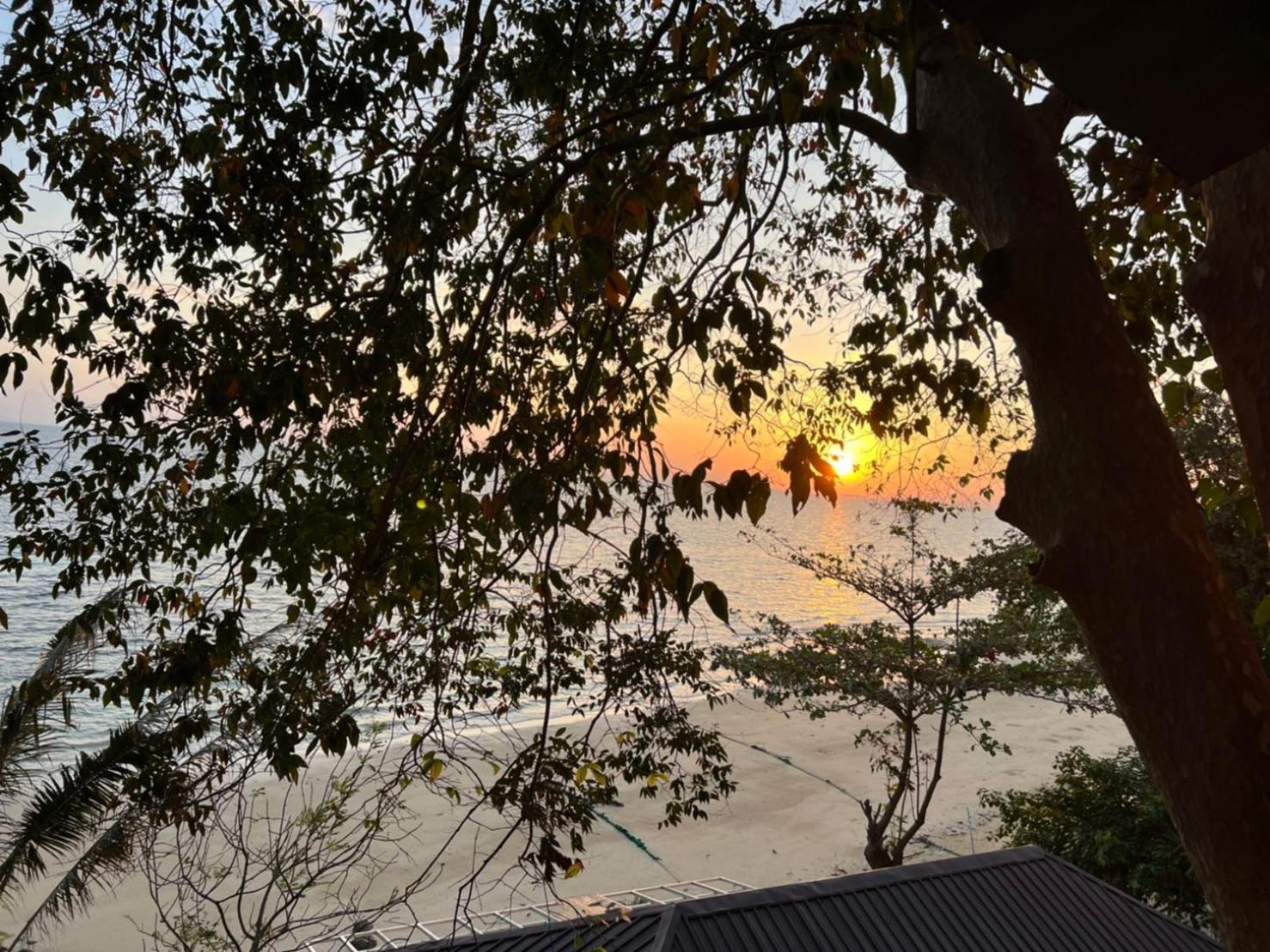 Phi Phi Private Beach Resort Buitenkant foto